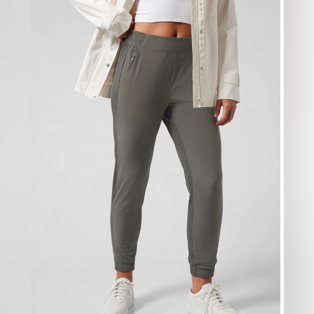 Athleta Brooklyn Jogger — Mountain Olive - Size 4 Tall — worn once! Like new